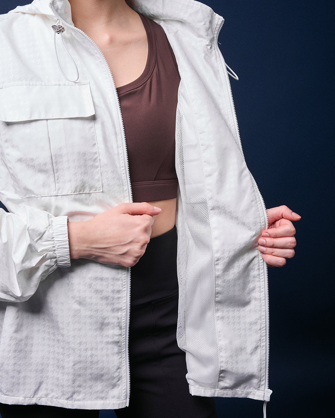 CAKENIS ATHLEISURE ASPEN WINDBREAKER IN WHITE