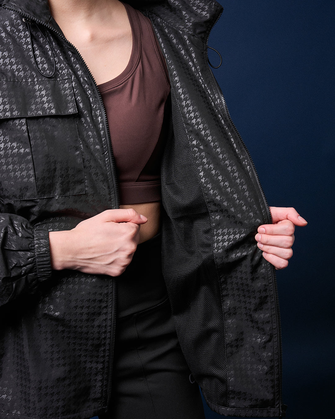 CAKENIS ATHLEISURE ASPEN WINDBREAKER IN BLACK