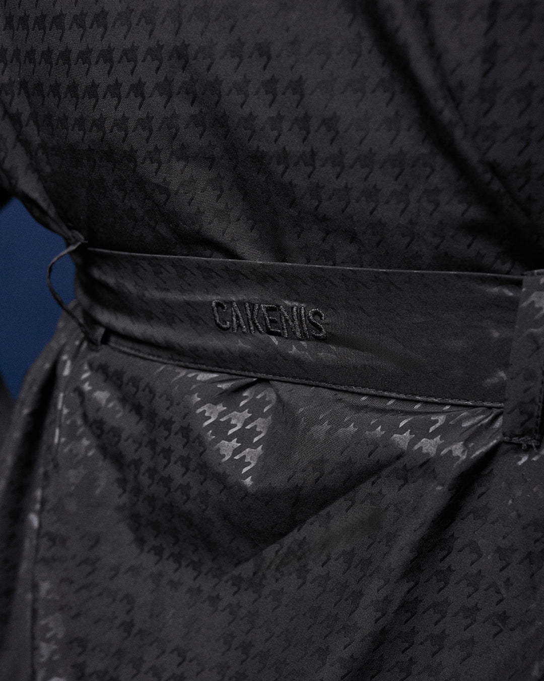 CAKENIS ATHLEISURE ASPEN WINDBREAKER IN BLACK