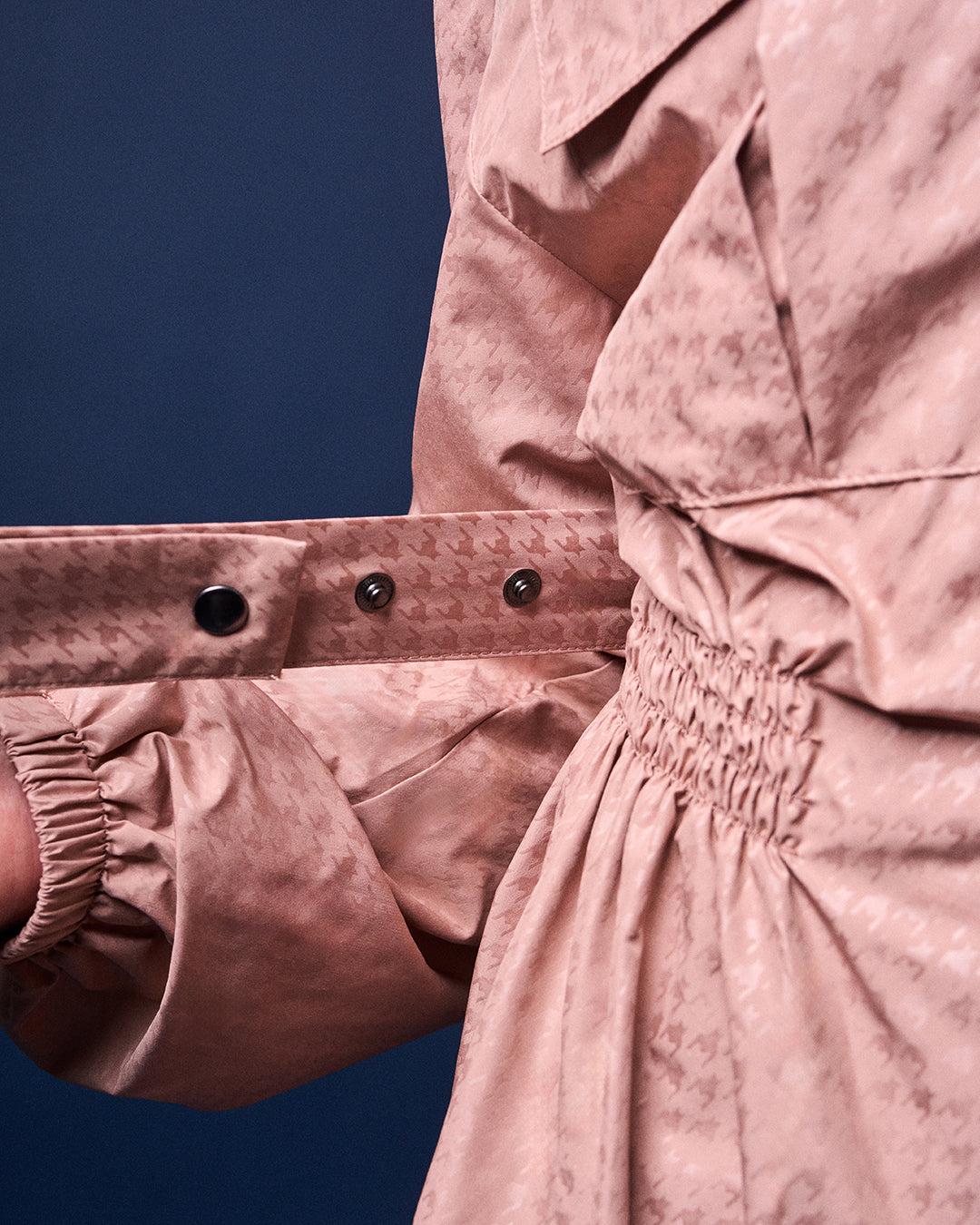 CAKENIS ATHLEISURE ASPEN WINDBREAKER IN MAUVE PINK