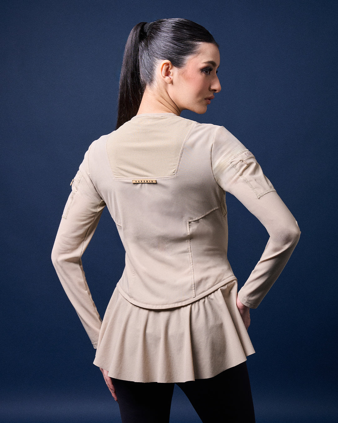 CAKENIS GWEN GYM TOP IN BEIGE