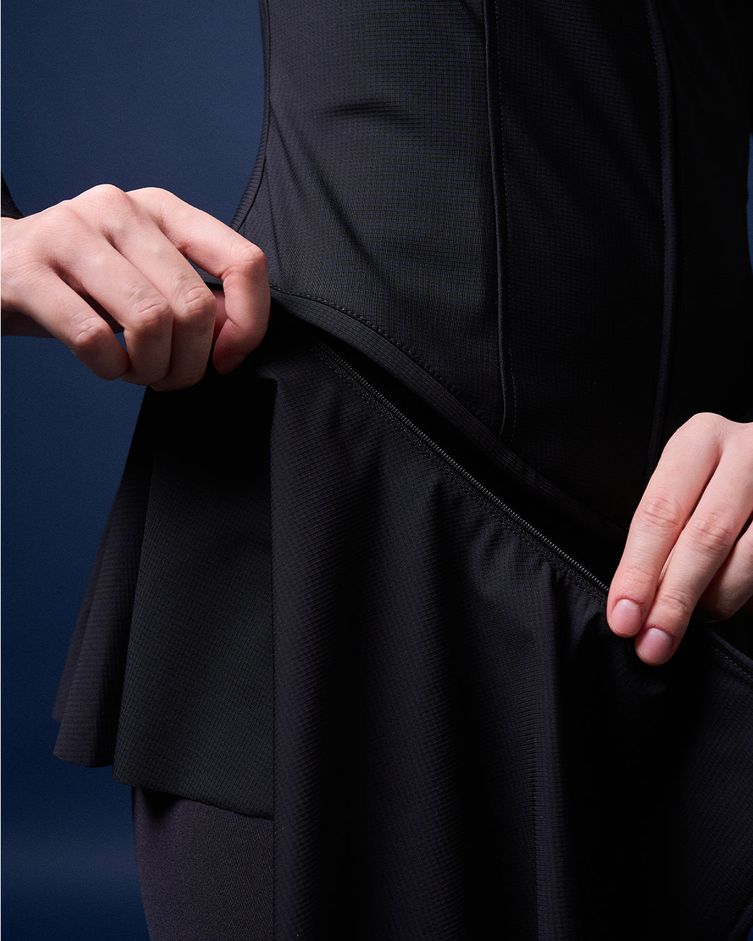 CAKENIS GWEN GYM TOP IN BLACK