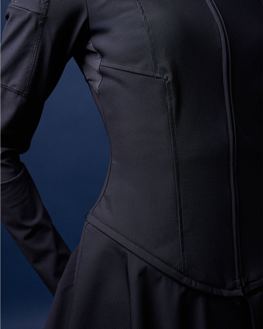 CAKENIS GWEN GYM TOP IN BLACK