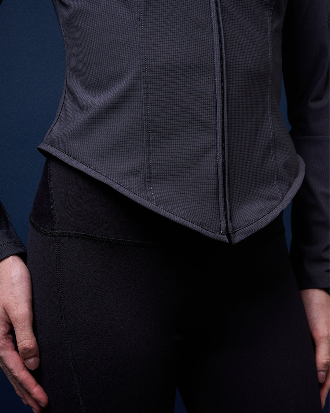 CAKENIS GWEN GYM TOP IN DARK GREY