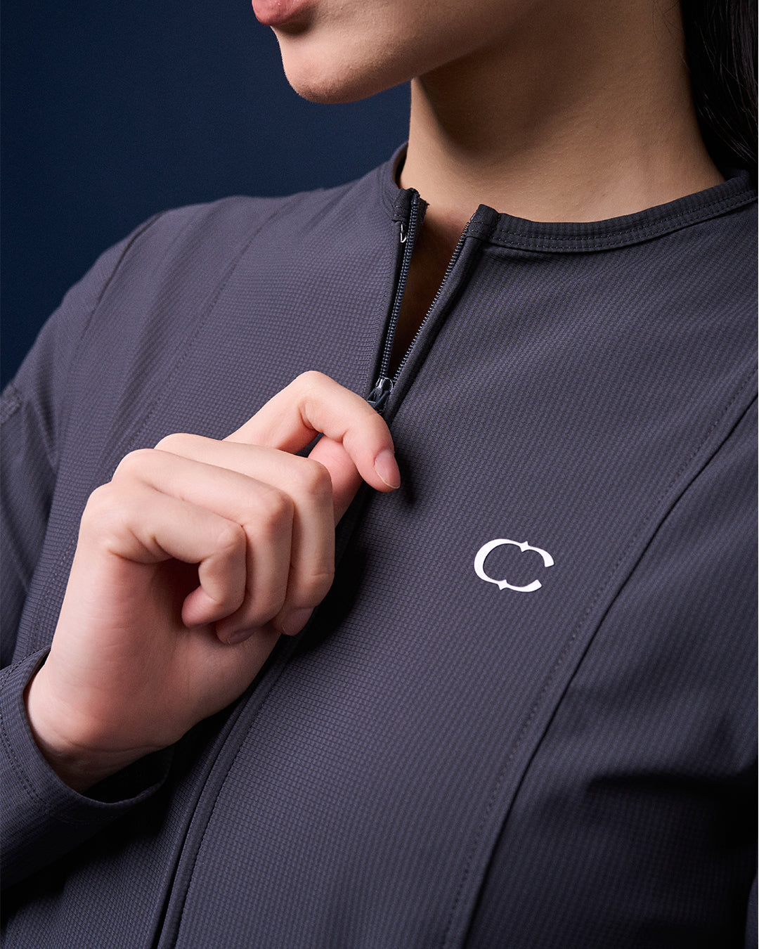 CAKENIS GWEN GYM TOP IN DARK GREY