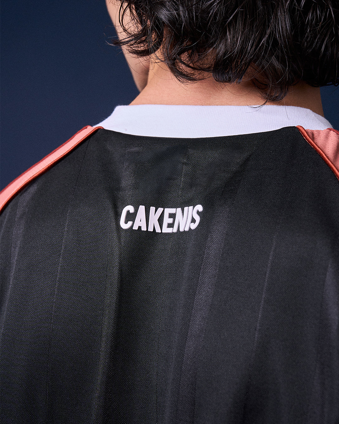 CAKENIS SHOW UP JERSEY MEN IN MAROON BLACK