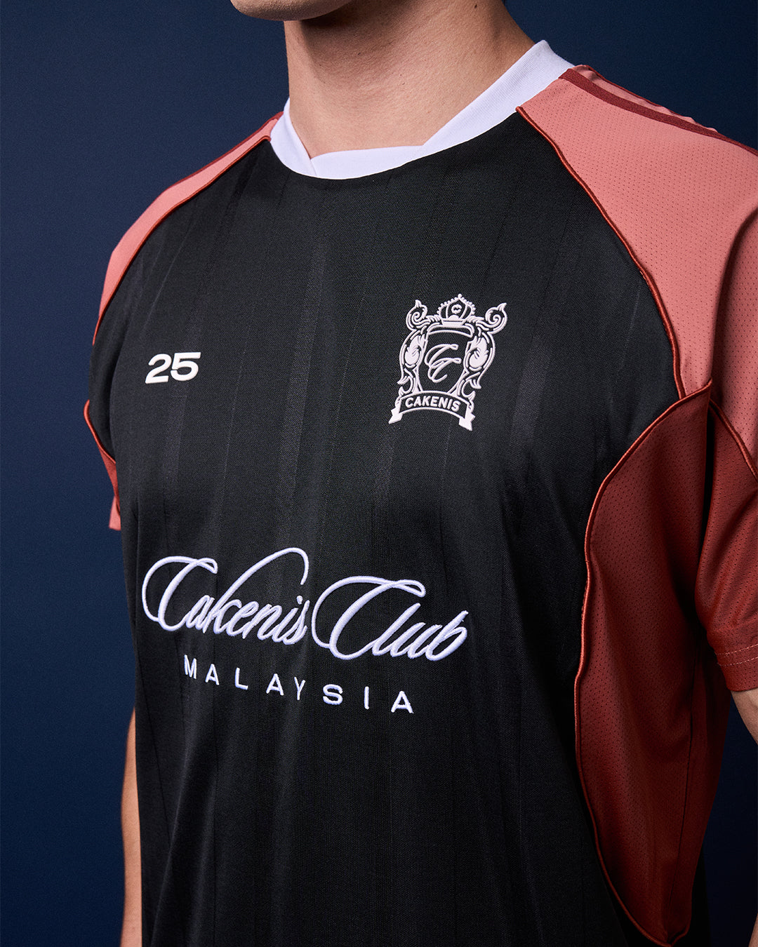 CAKENIS SHOW UP JERSEY MEN IN MAROON BLACK