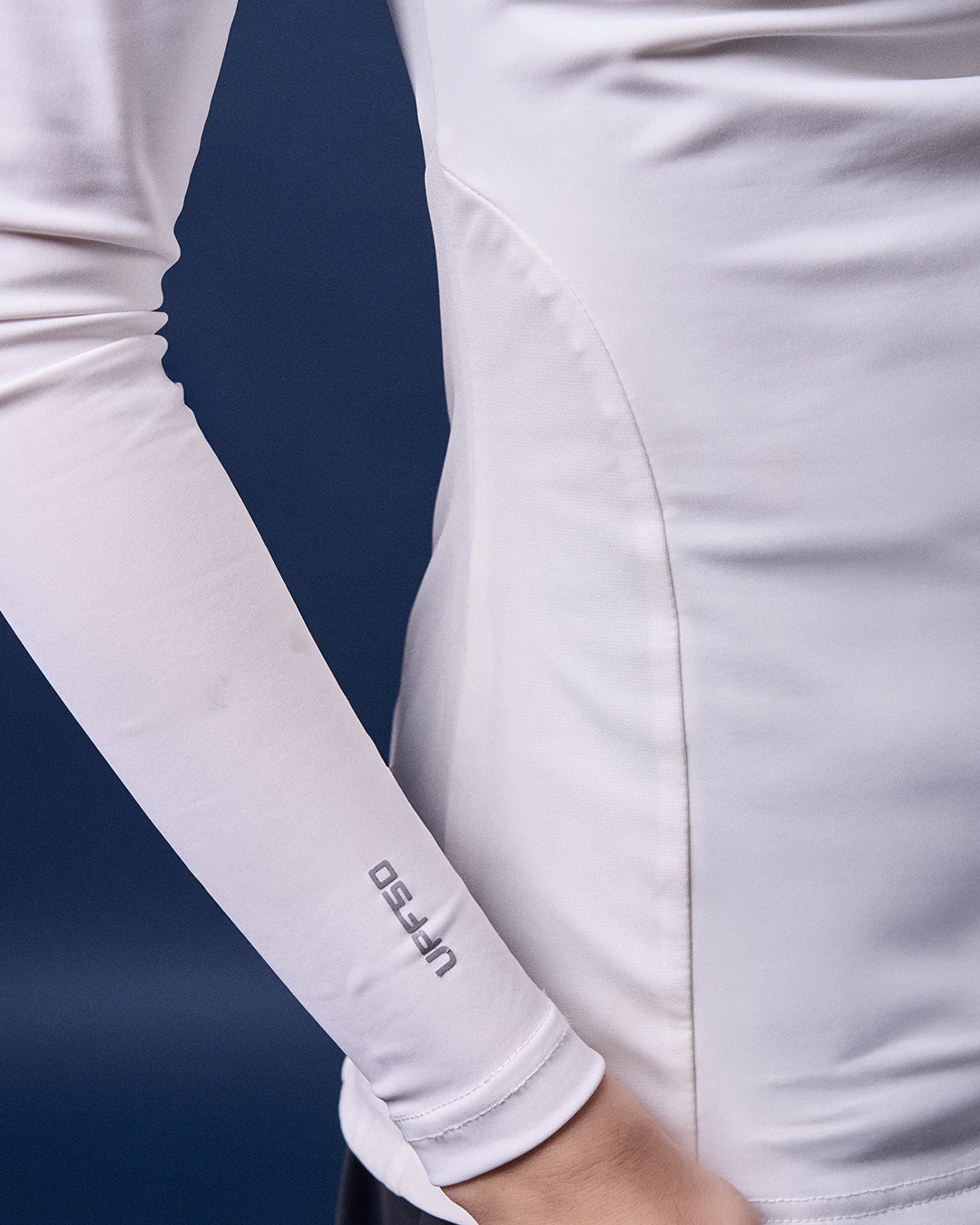 CAKENIS SLIM SPORTS TOP WOMEN IN WHITE