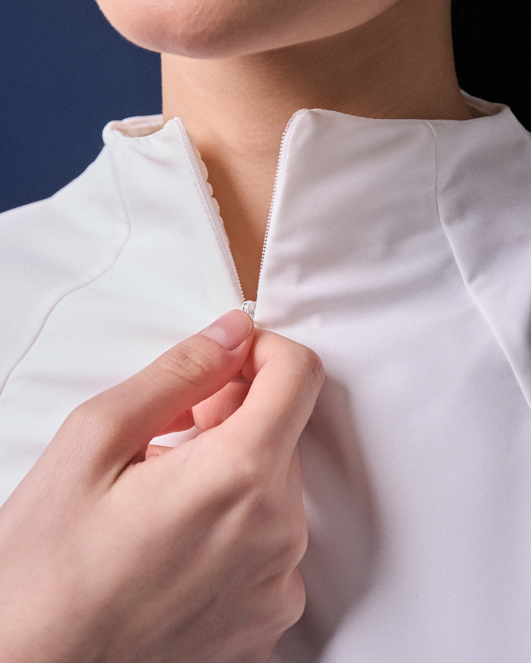 CAKENIS SLIM SPORTS TOP WOMEN IN WHITE