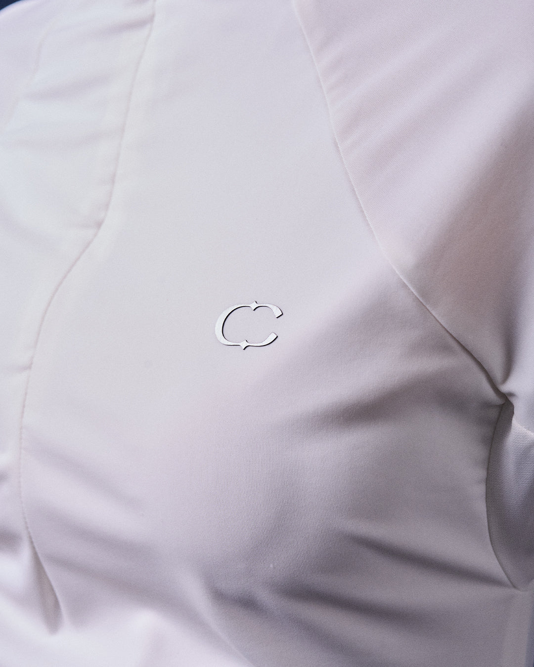 CAKENIS SLIM SPORTS TOP WOMEN IN WHITE