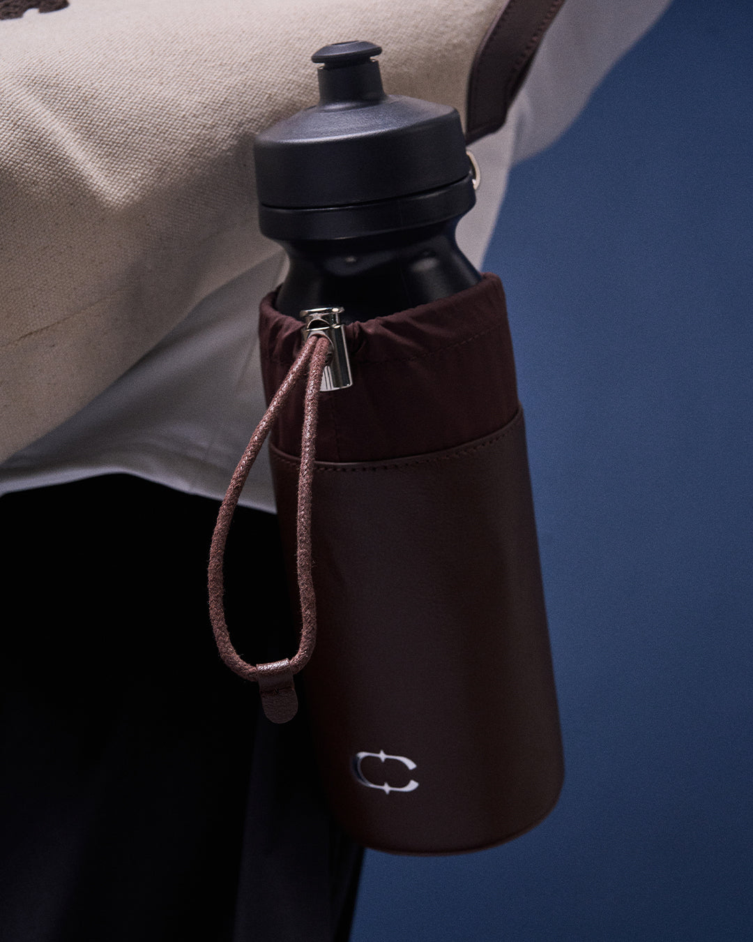 CAKENIS HANG BOTTLE BAG IN BROWN