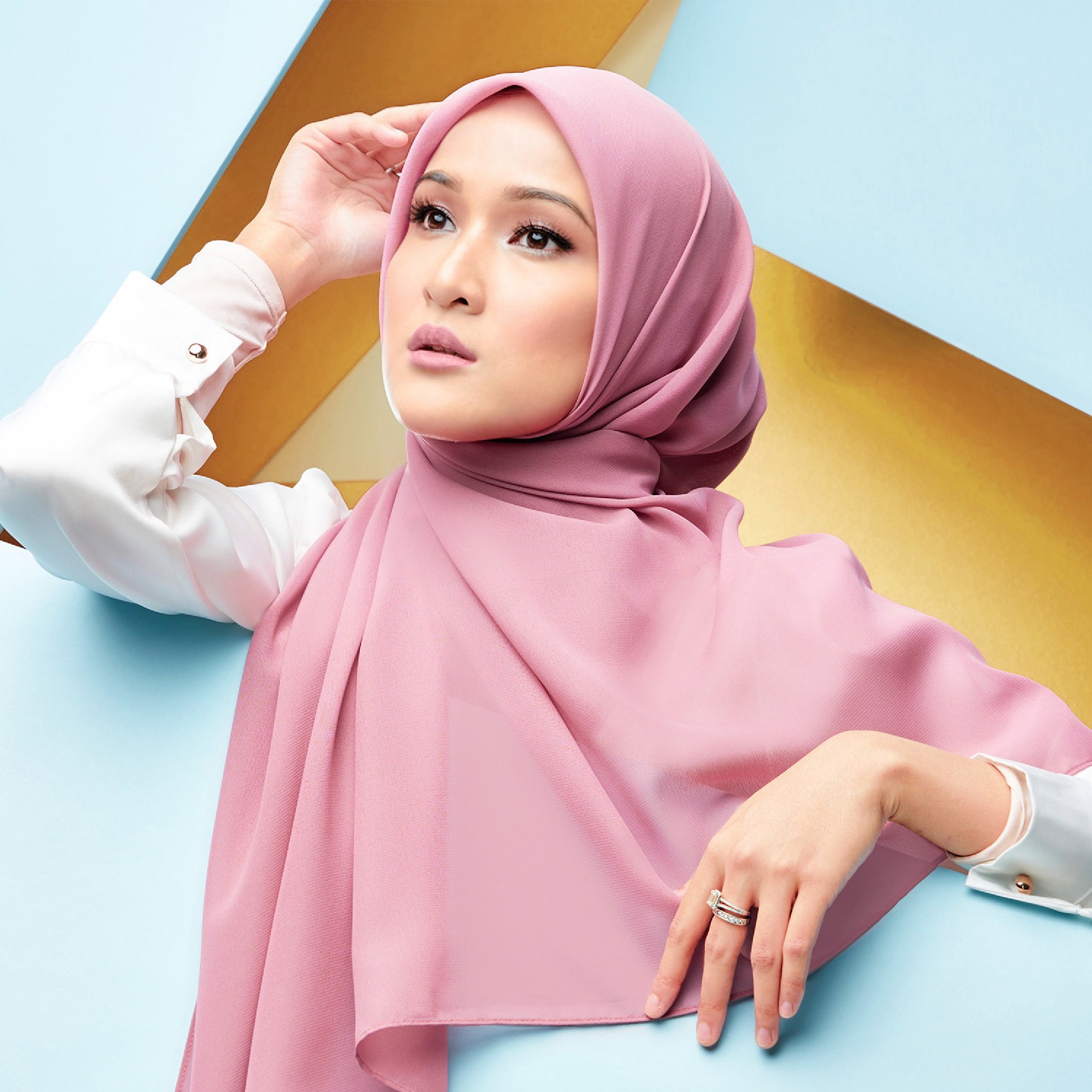 Cakenis scarf clearance